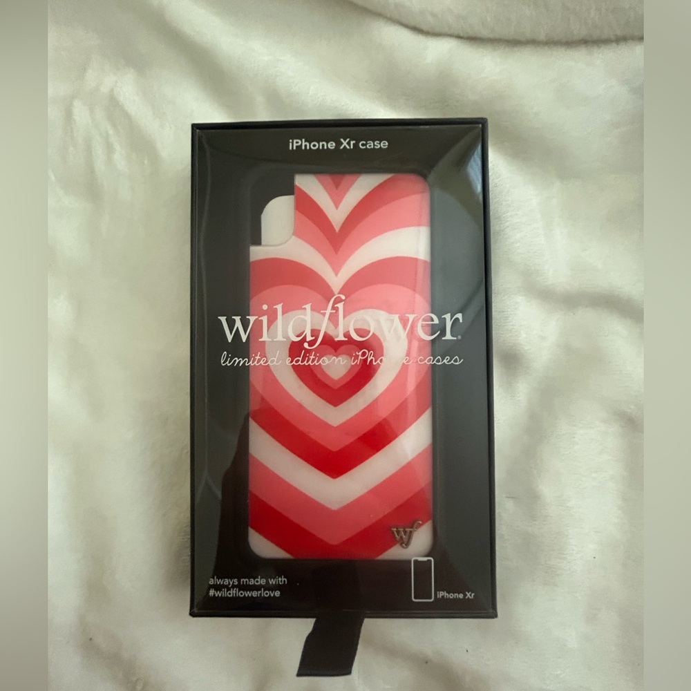 Wildflower Heart Red and White iPhone XR Case